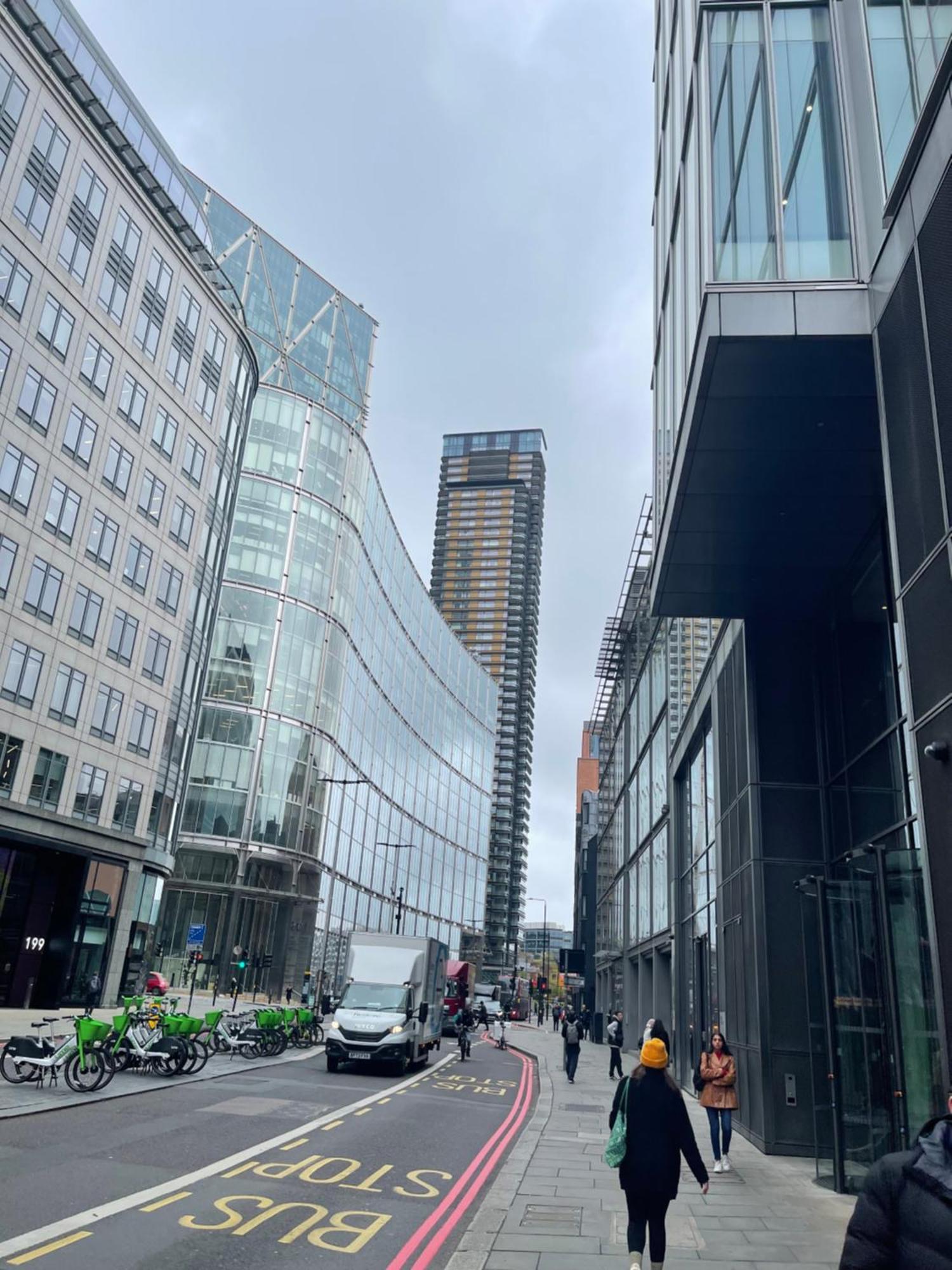 Shoreditch Liverpool Street With Lift And Balcony Apartment